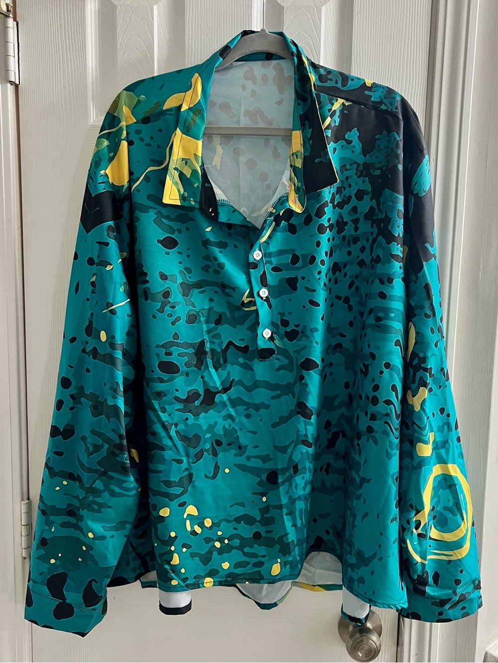 Teal & Yellow Abstract Print Button-Up Shirt